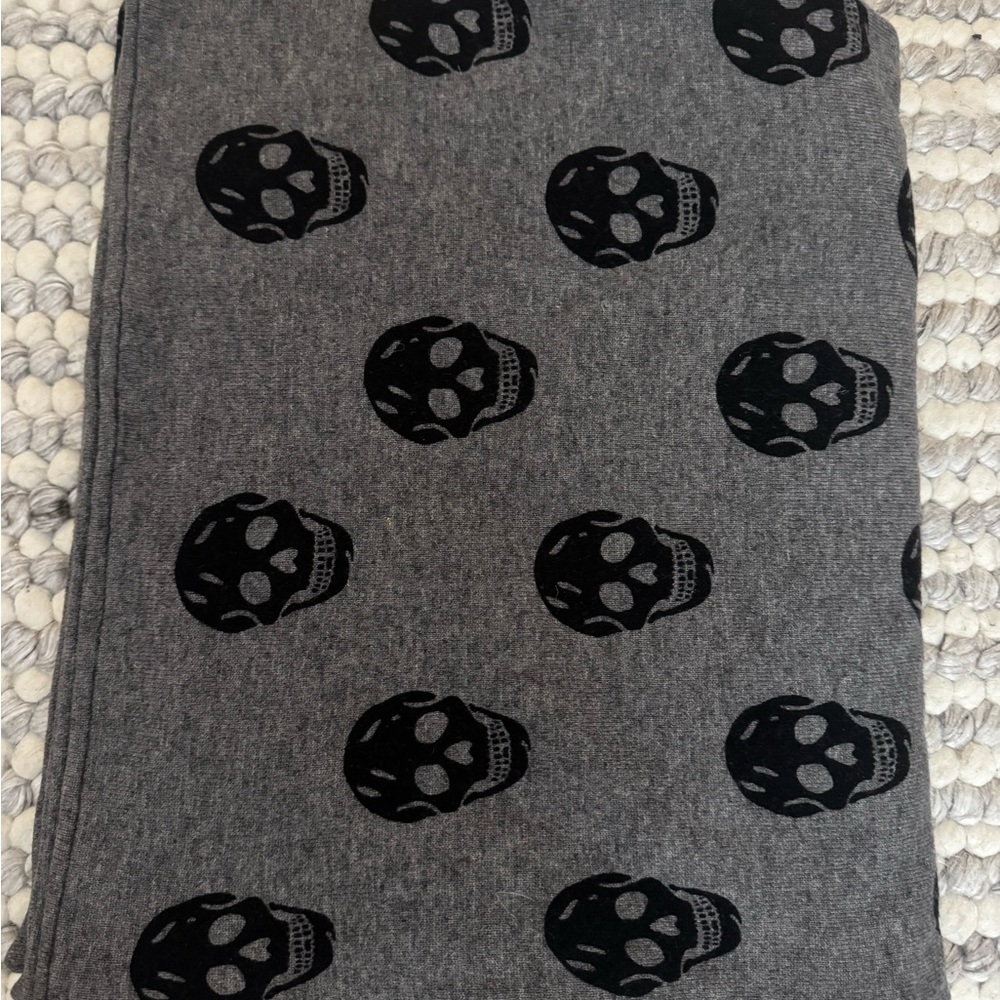 Skull Cashmere Gray and Black Skull Blanket